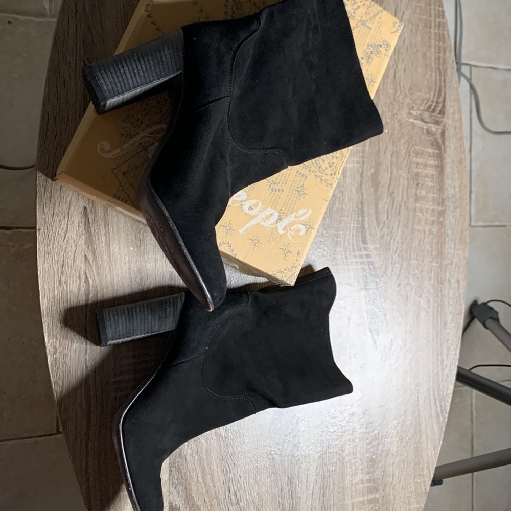 FREE PEOPLE - Dakota Heel Boots in Black Suede EUC Size 39/9 - Picture 8 of 13